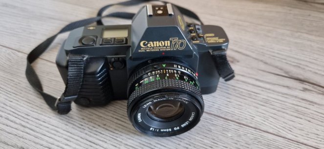 Canon T70